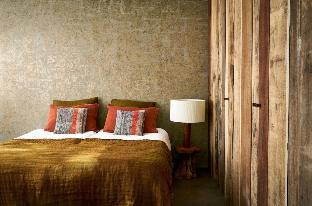 MetalXPatina_Quilt_60143_Roomshot_Web_HR-fullscreen.jpg